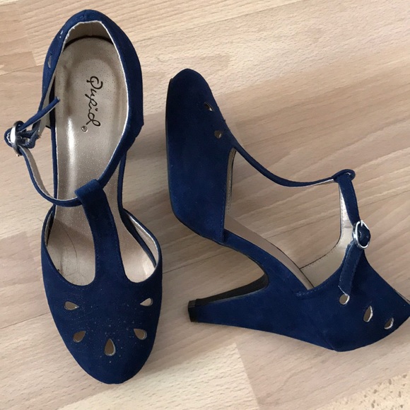 navy t strap heels
